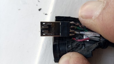 Réparer ou changer le connecteur du smartphone Yezz Andy 5.